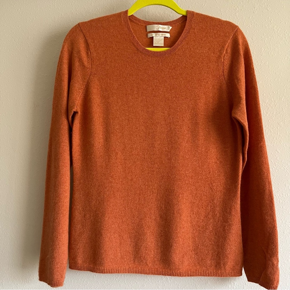 Fiona 100% 2-Ply cashmere crewneck pullover Sweater orange color size medium